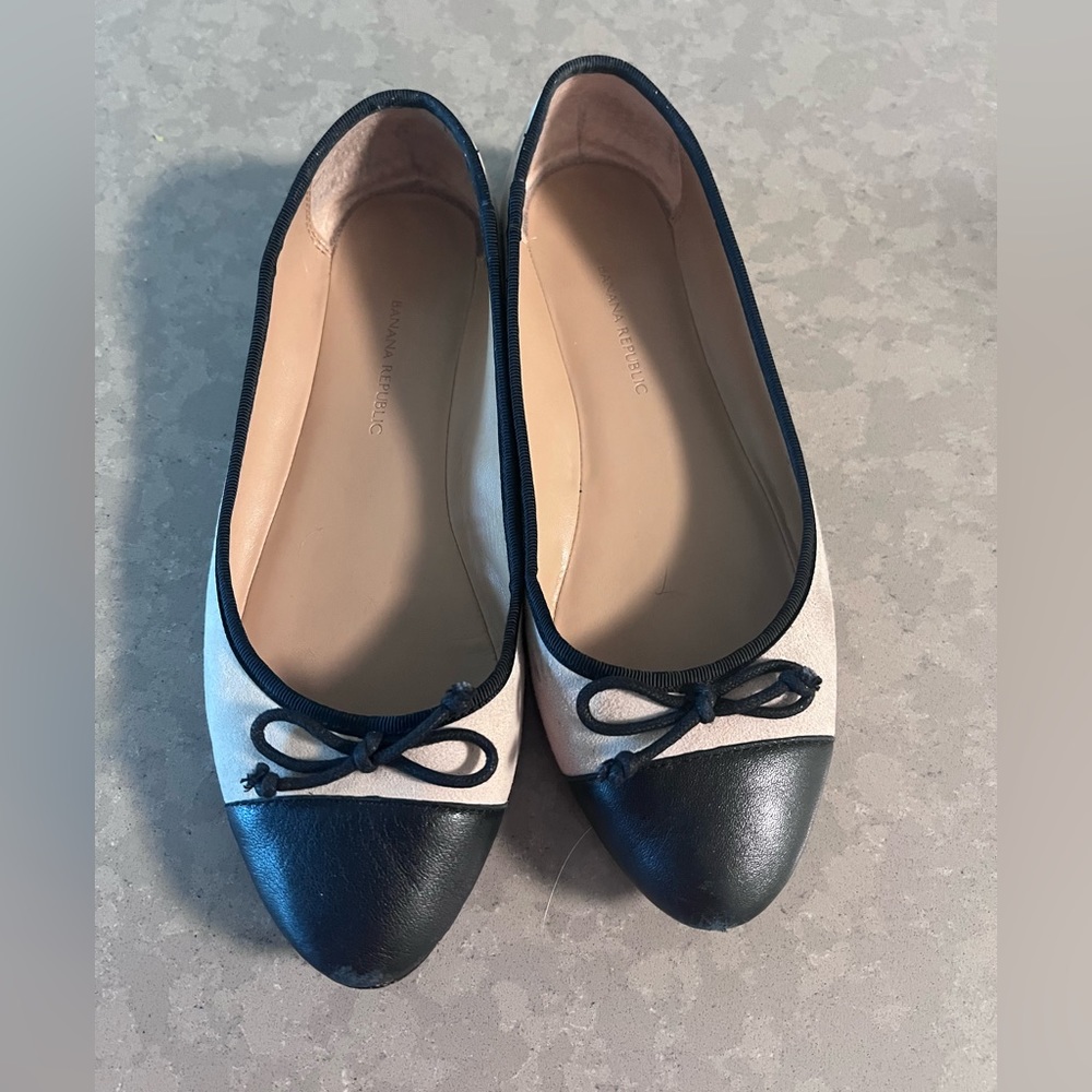 Banana republic two tone flats